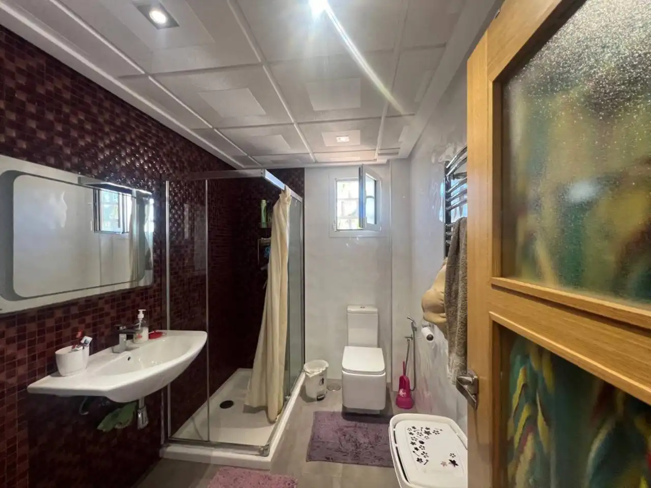 Bany de Casa o xalet en venda en Alicante / Alacant amb Aire condicionat, Calefacció i Jardí privat