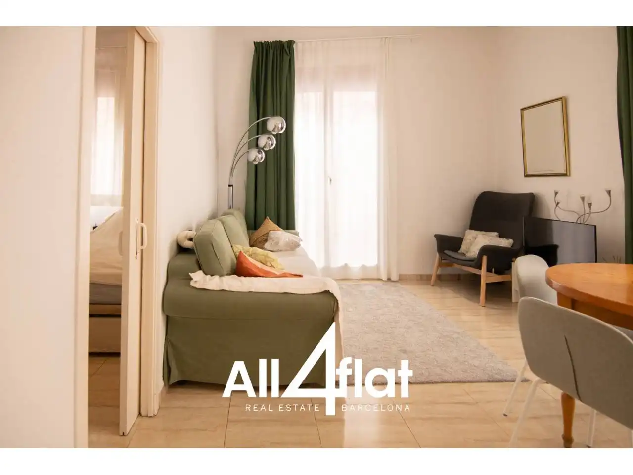 Bedroom of Flat for sale in Barcelona  with Air Conditioner, Furnished and Balcony