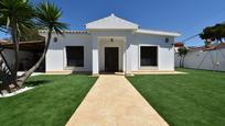 Vista exterior de Casa o xalet en venda en Chiclana de la Frontera amb Aire condicionat, Calefacció i Jardí privat