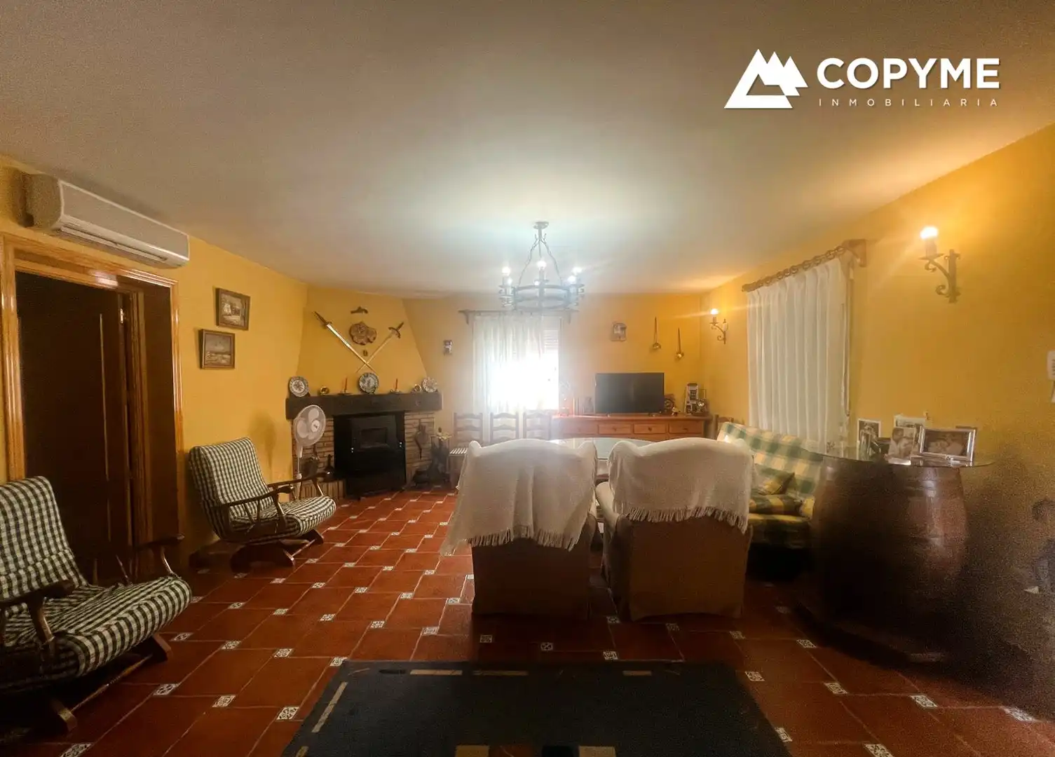 Sala de estar de Casa o chalet en venta en Novés con Aire acondicionado, Calefacción y Jardín privado