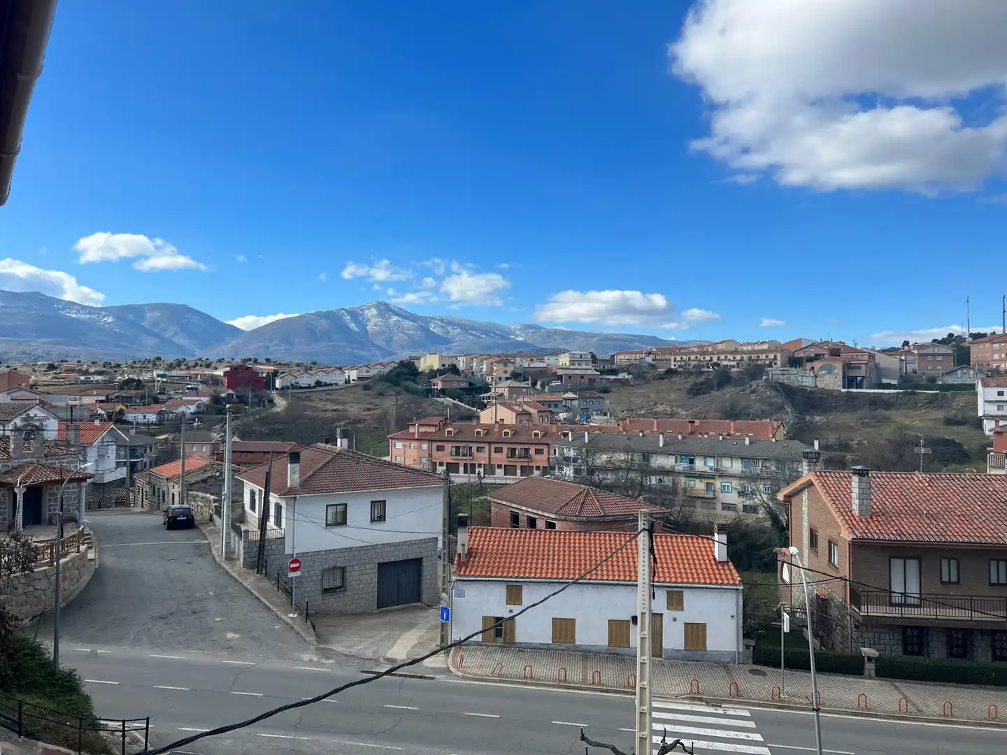 Vista exterior de Casa adosada en venta en Burgohondo con Terraza