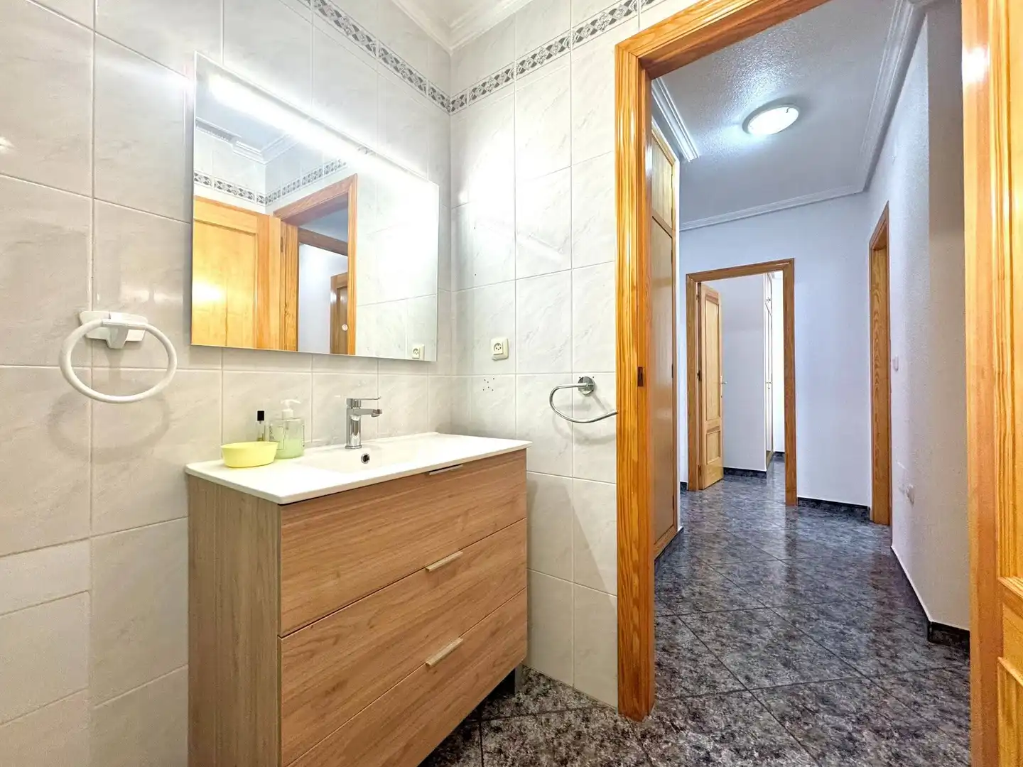 Baño de Apartamento en venta en San Pedro del Pinatar con Aire acondicionado, Calefacción y Amueblado