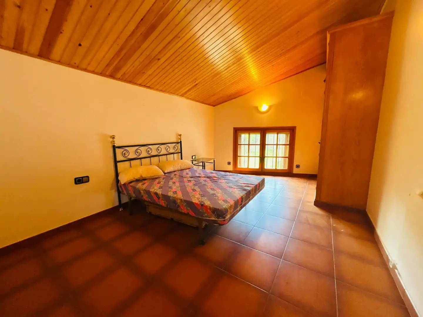 Dormitori de Finca rústica en venda en Cornudella de Montsant amb Aire condicionat, Jardí privat i Moblat