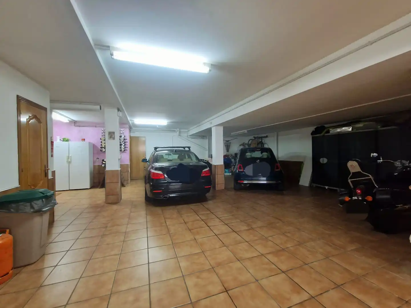 Aparcament de Casa o xalet en venda en Sant Boi de Llobregat amb Aire condicionat, Calefacció i Moblat