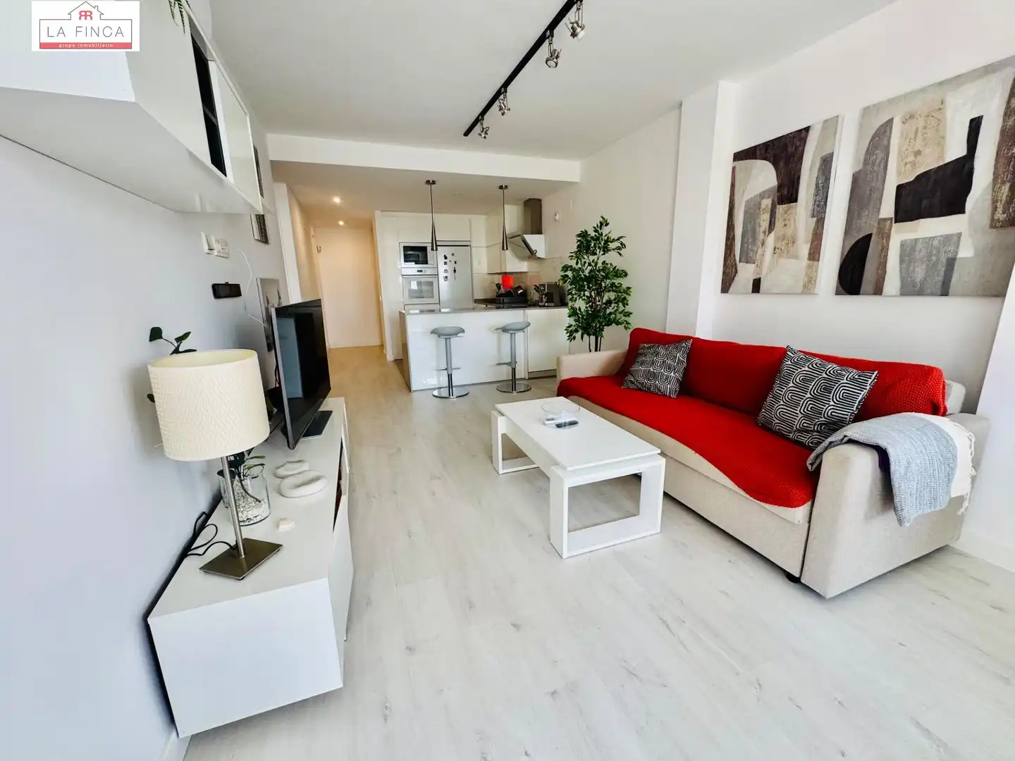 Sala d'estar de Pis en venda en Rincón de la Victoria amb Aire condicionat, Jardí privat i Terrassa
