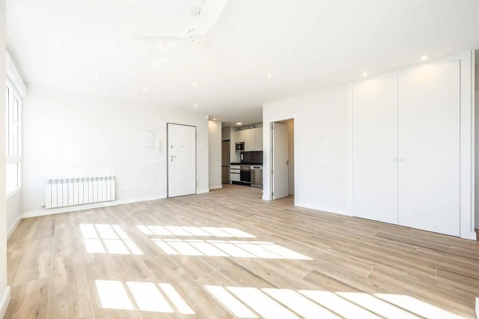 Bedroom of Flat for sale in Madrid  with Heating, Oven and Washing machine