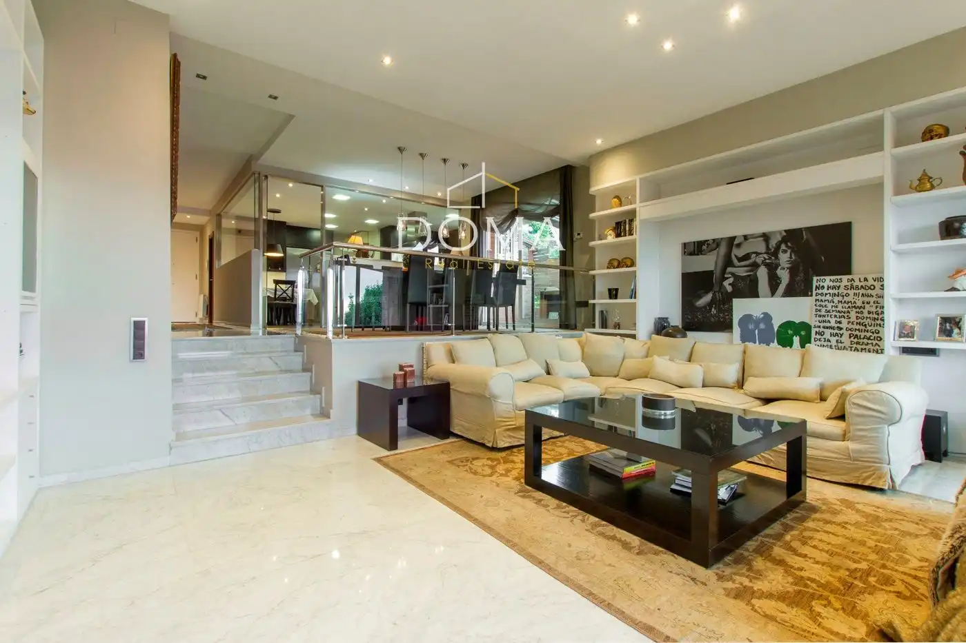 Sala de estar de Casa adosada en venta en Esplugues de Llobregat con Aire acondicionado, Calefacción y Terraza