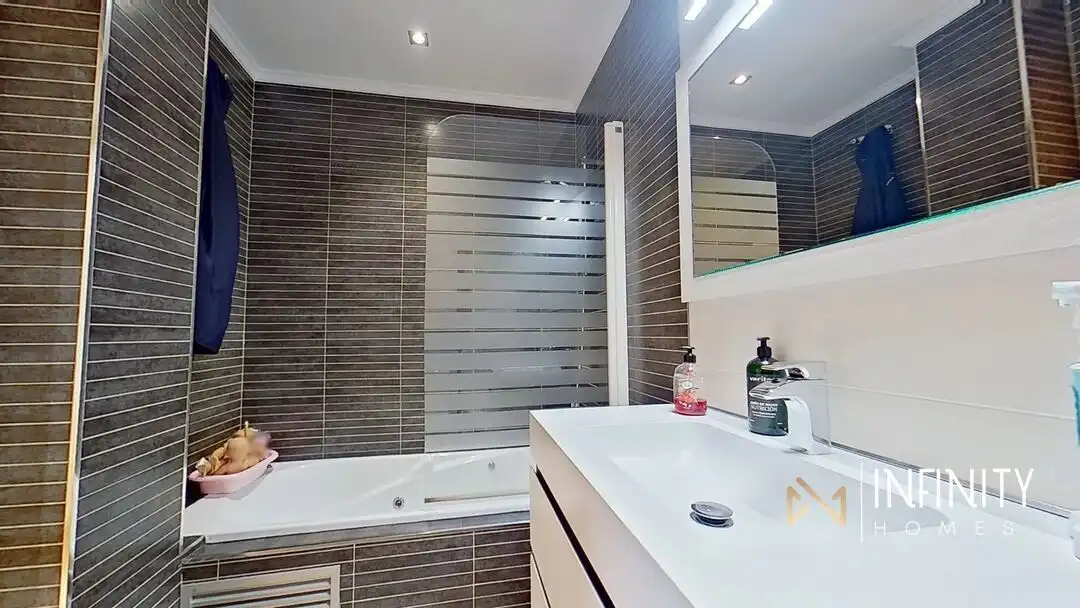 Bathroom of Attic for sale in Ortuella, Bizkaia
