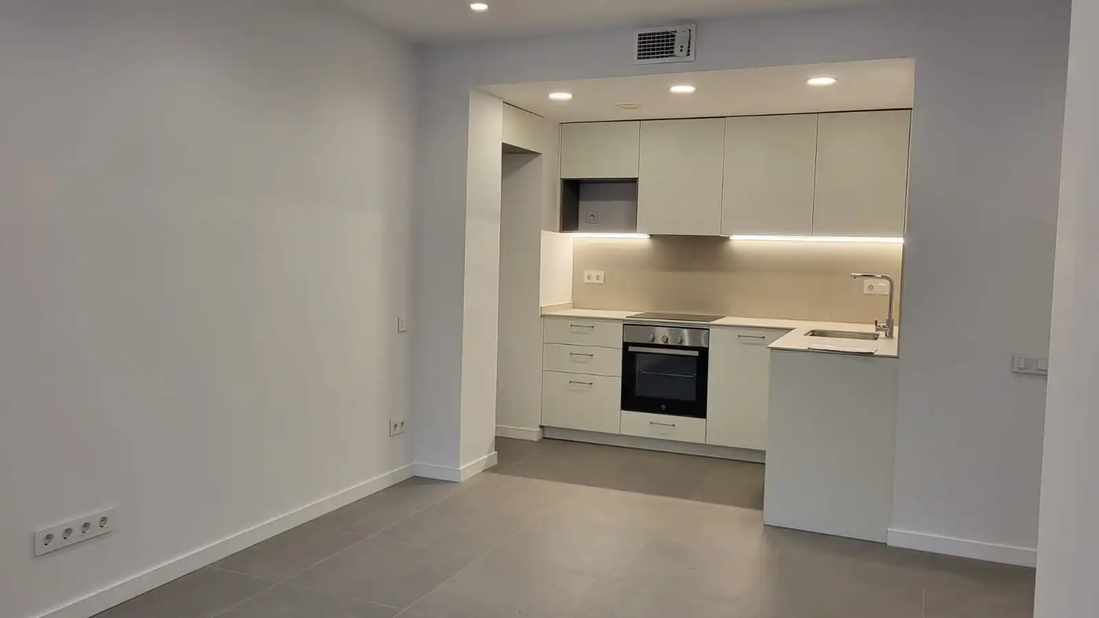 Kitchen of Ground floor for sale in Sabadell  with Air Conditioner and Heating