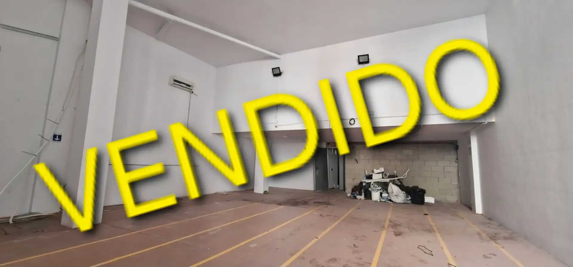 Local comercial en venda a Calle Luna