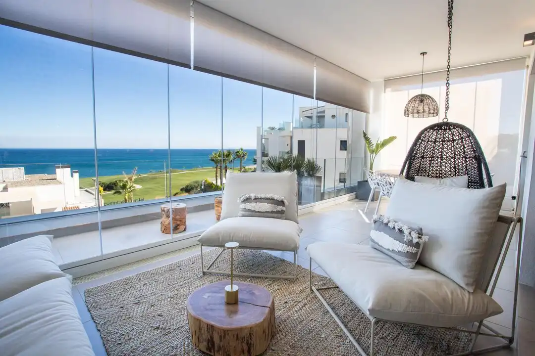 Wohnzimmer von Maisonette zur Miete in La Alcaidesa mit Klimaanlage, Heizung und Privatgarten