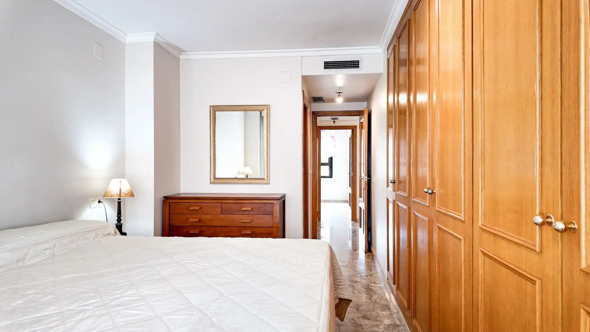 Bedroom of Flat for rent in Valencia  with Air Conditioner, Heating and Terrace