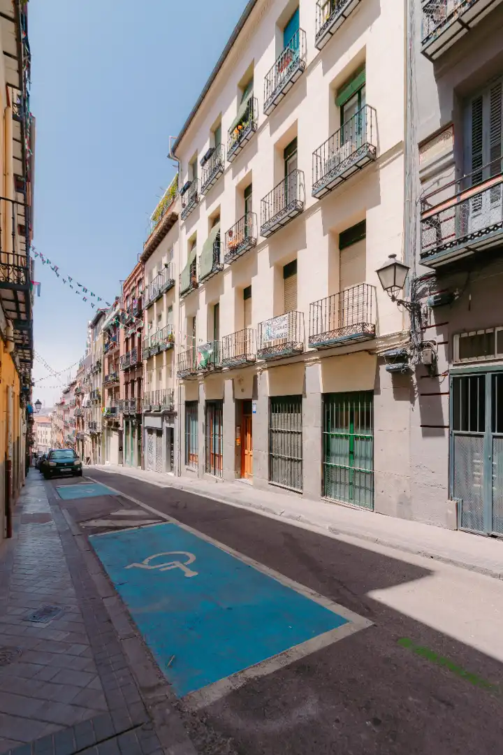 Vista exterior de Piso en venta en Madrid con Horno y Lavadora