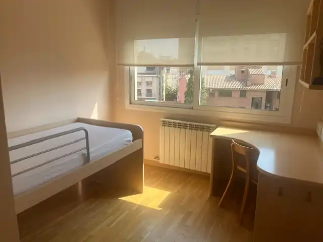 Schlafzimmer von Wohnung zur Miete in Sant Cugat del Vallès mit Klimaanlage, Heizung und Parkett