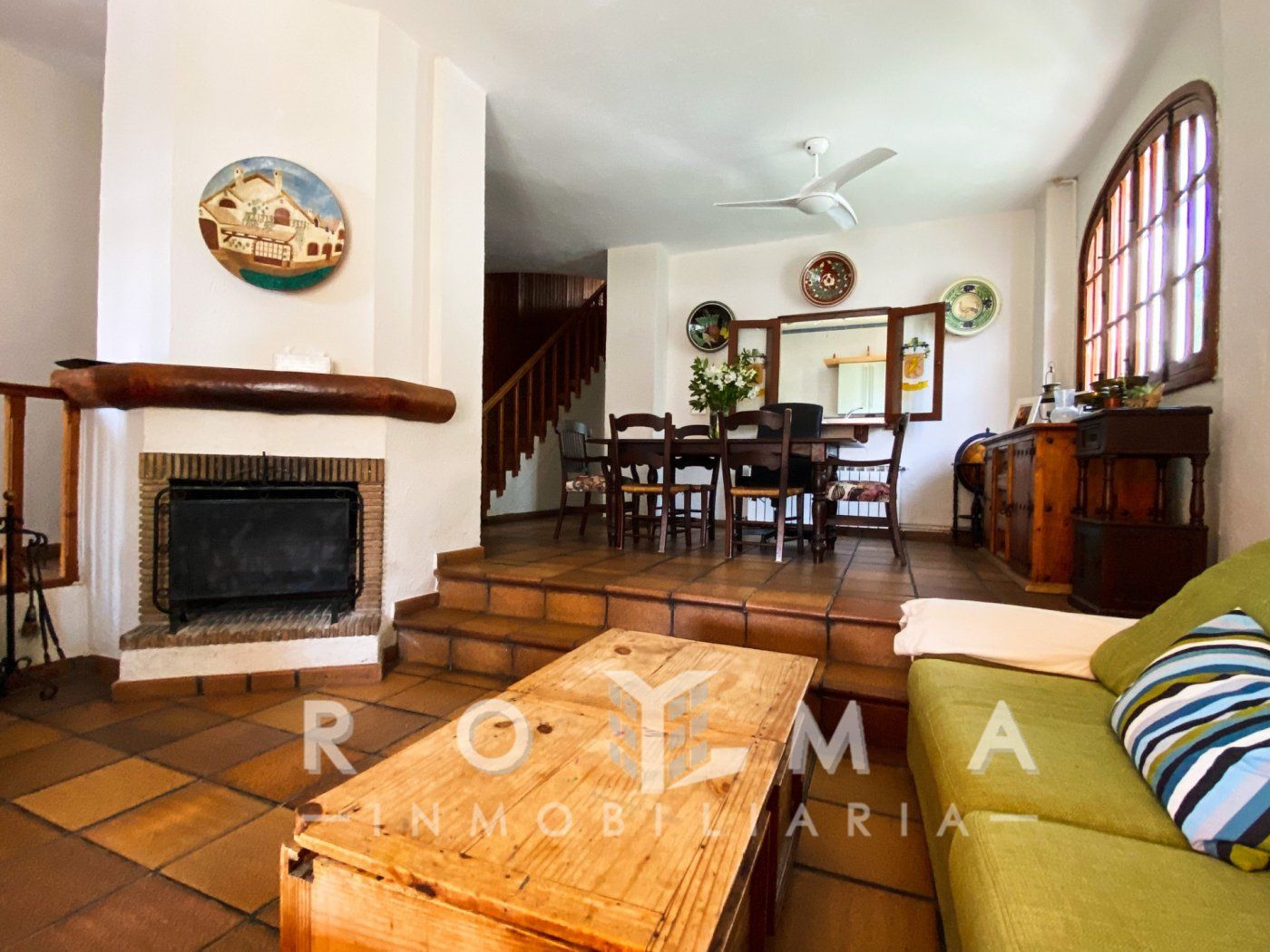 Sala d'estar de Casa o xalet en venda en Alcalá de Guadaira amb Jardí privat, Terrassa i Traster