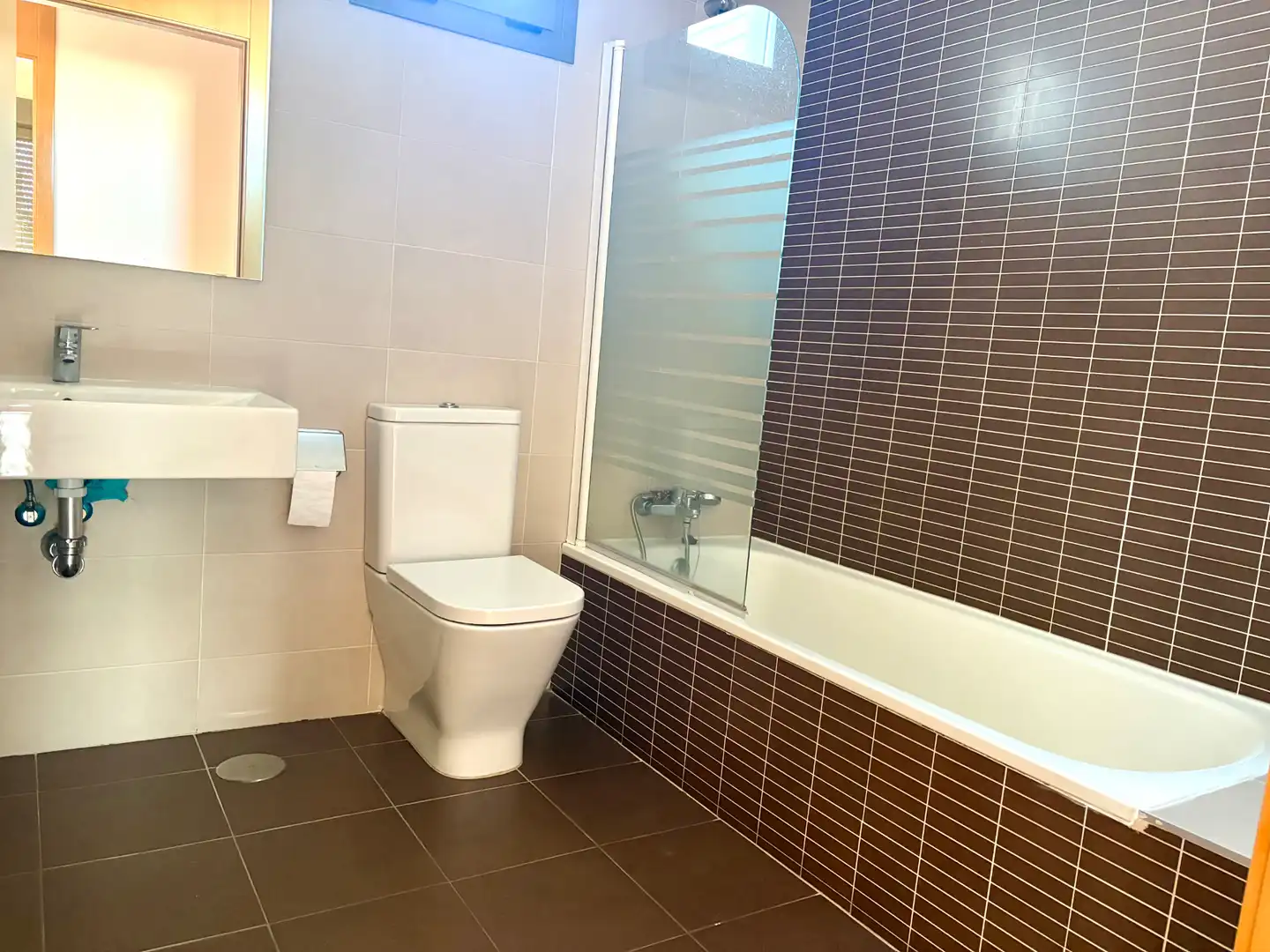 Baño de Ático en venta en Pinto con Calefacción, Parquet y Terraza