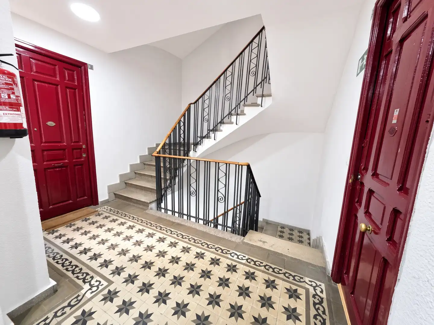Flat for sale in Madrid  with Air Conditioner, Heating and Washing machine