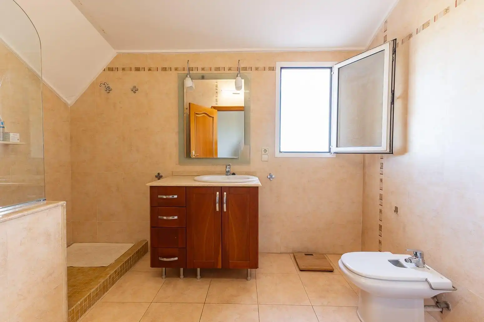 Baño de Casa o chalet en venta en Chiva con Aire acondicionado, Terraza y Piscina