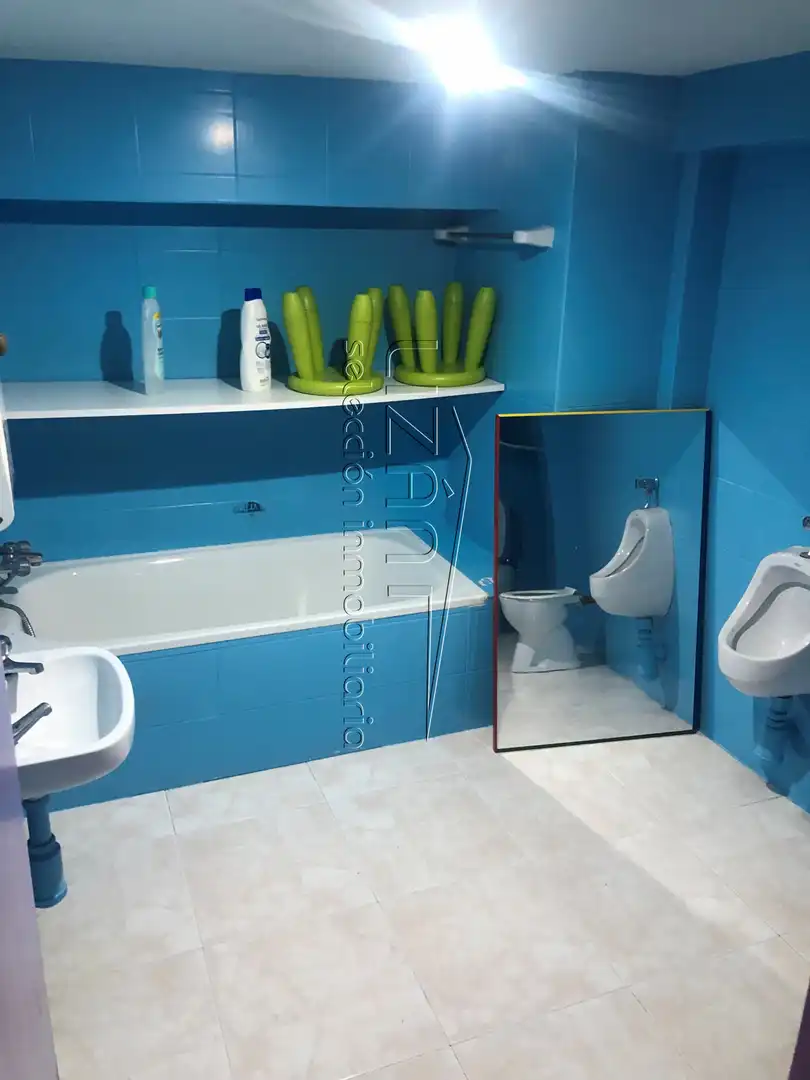 Bathroom of Commercial properties for sale in Oviedo 