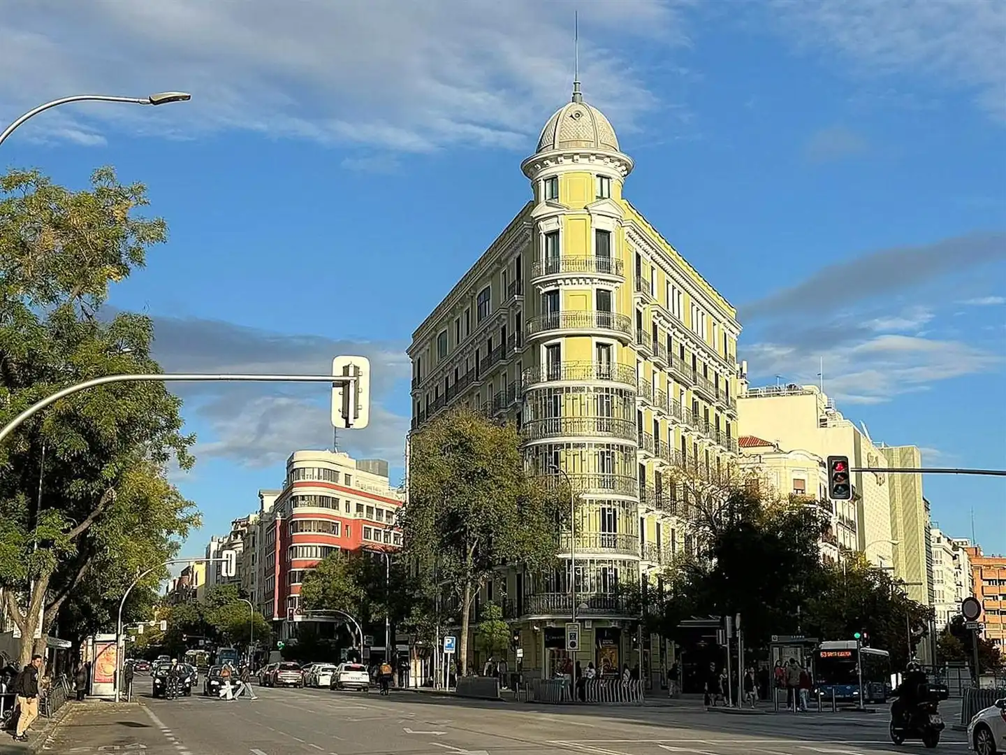 Vista exterior de Àtic de lloguer en Madrid amb Aire condicionat, Calefacció i Terrassa