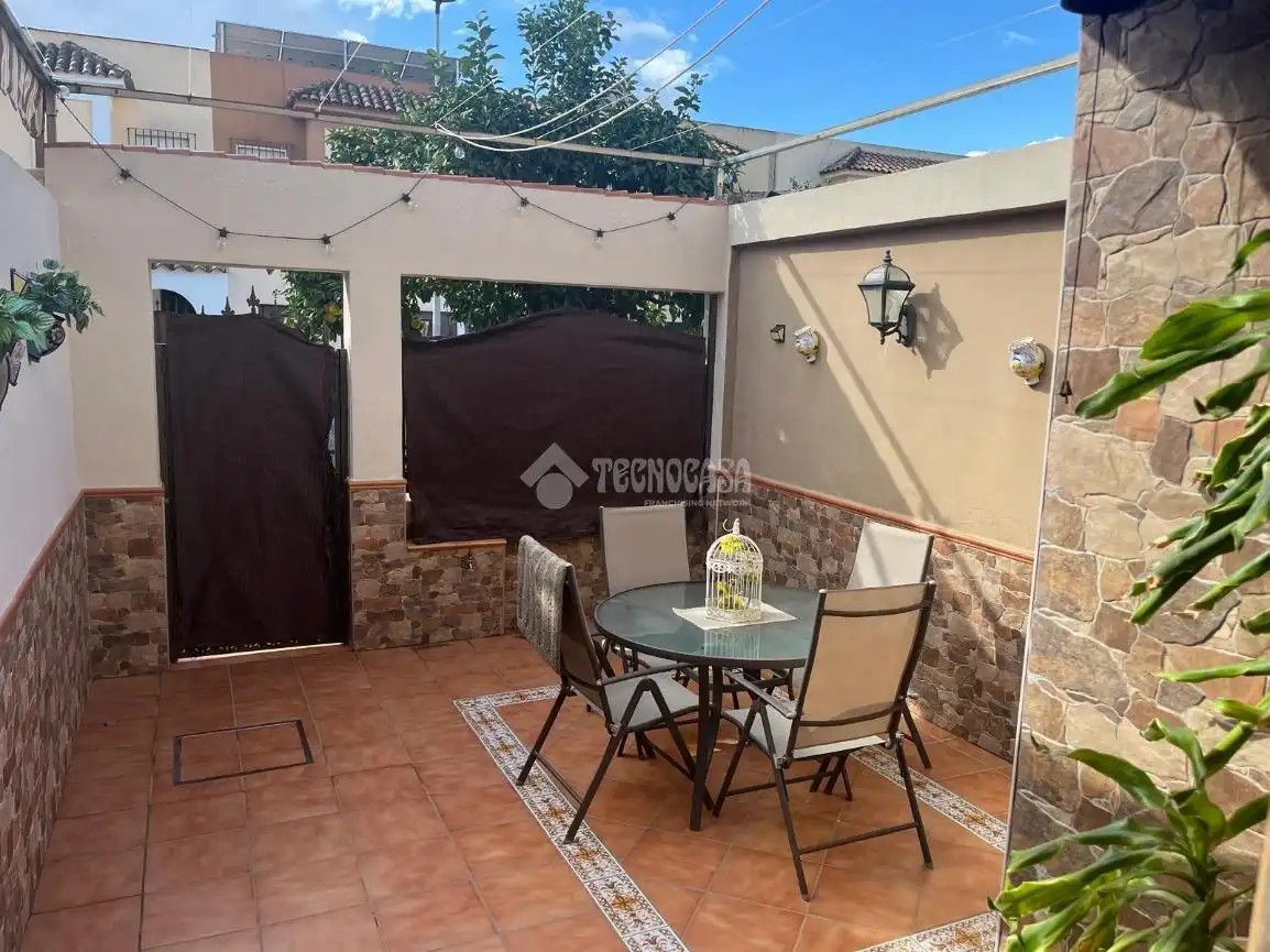 Casa adosada en venta en Centro - Doña Mercedes