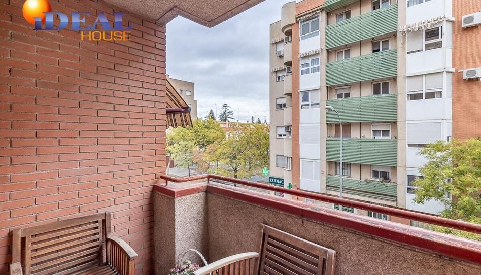 Foto 1 de Piso en venta en Calle Padre Claret, Joaquina Eguaras, Granada