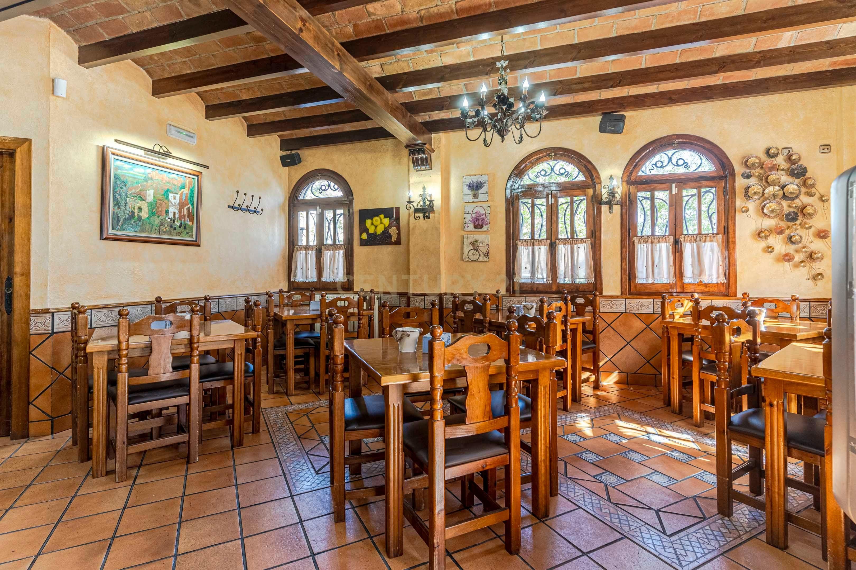 Local en venda en Pinos Puente amb Aire condicionat, Moblat i Alarma