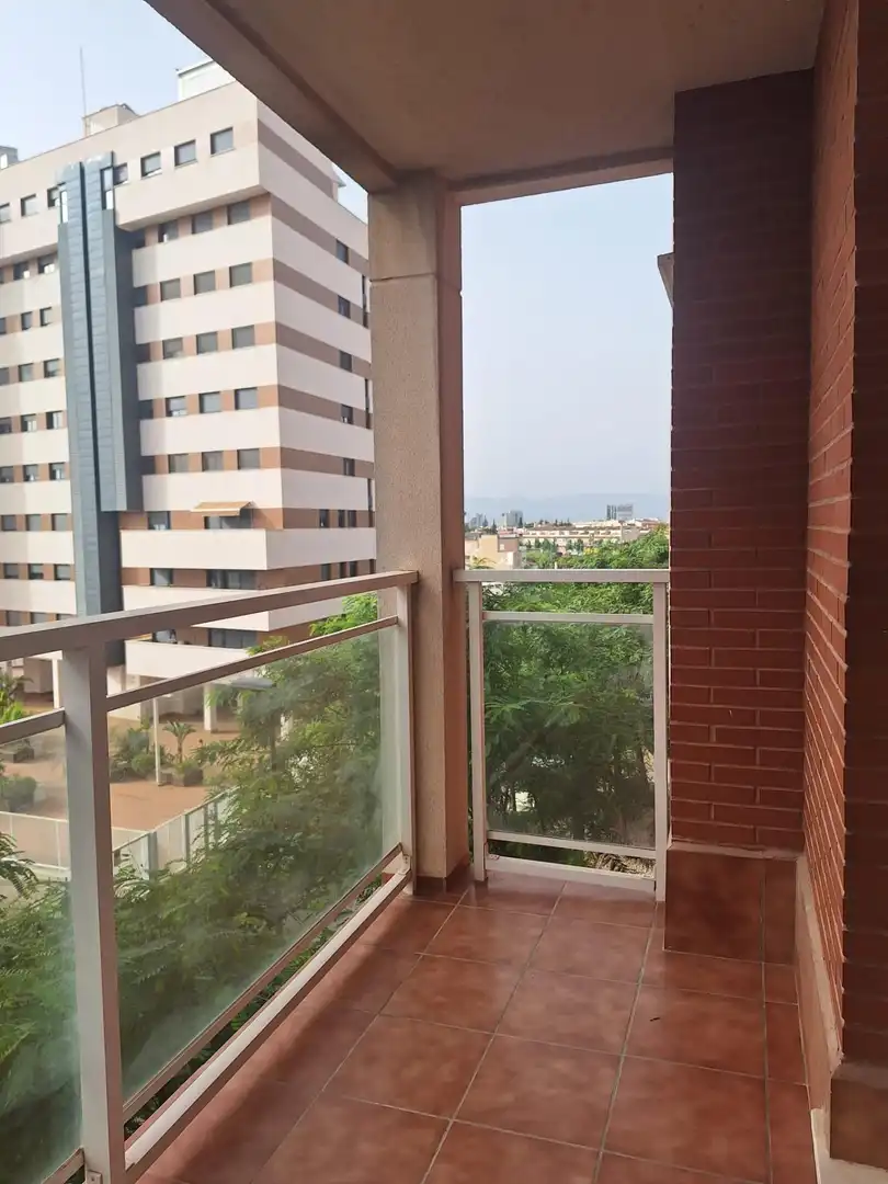 Terrassa de Pis de lloguer en Murcia amb Aire condicionat, Moblat i Balcó