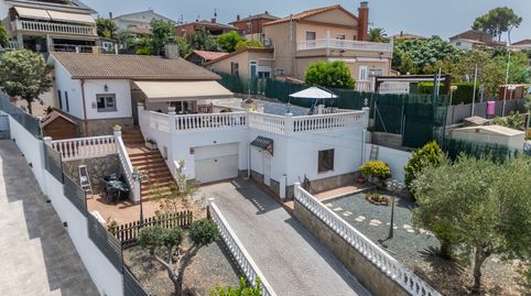Casa Independiente en Can Salgot - ¡Tu Refugio Perfecto te Espera!