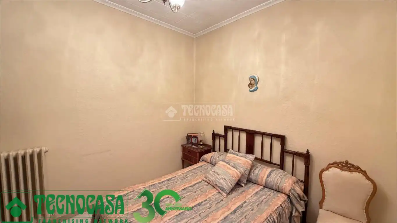 Habitación de Casa adosada en venta en Alcázar de San Juan con Jardín privado y Balcón