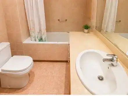 Baño de Piso en venta en L'Hospitalet de Llobregat con Balcón
