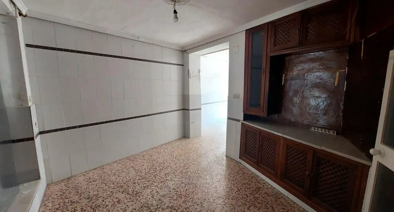 Casa adosada en venta en Baena con Terraza