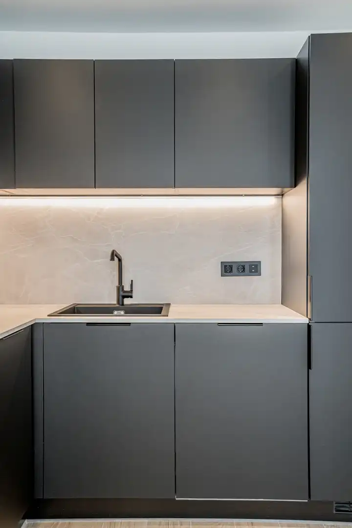 Cuina de Apartament en venda en Marbella amb Aire condicionat, Terrassa i Internet