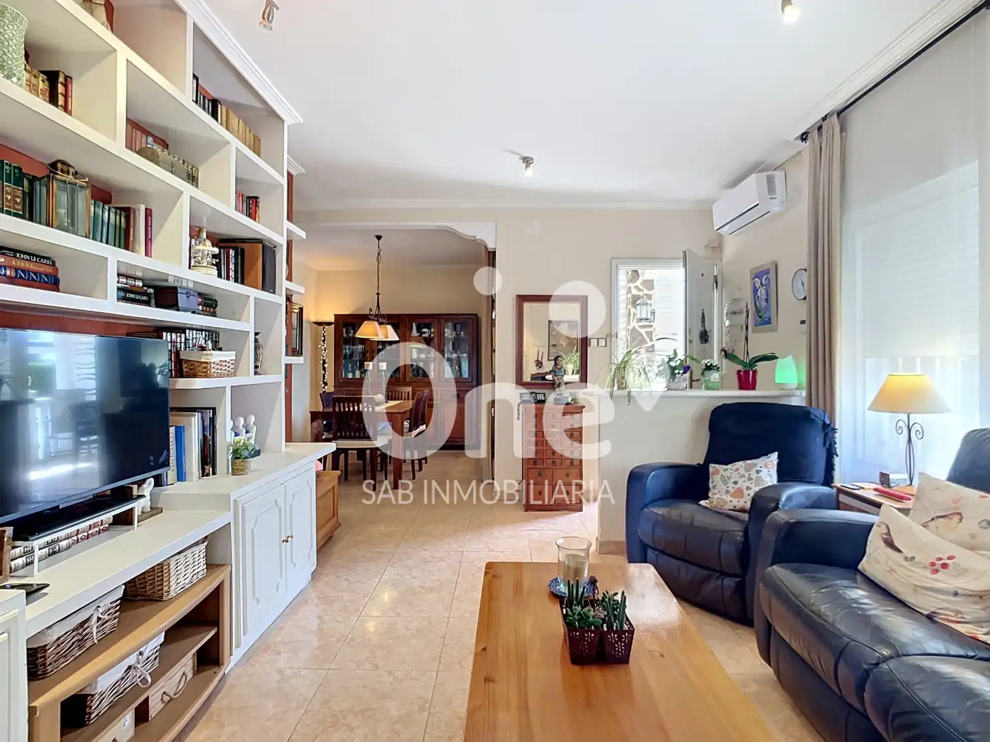 Sala de estar de Casa o chalet en venta en L'Eliana con Aire acondicionado, Calefacción y Jardín privado