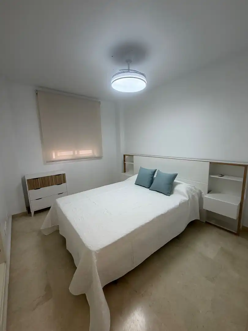 Bedroom of Flat for rent in Algeciras  with Terrace, Furnished and Community pool