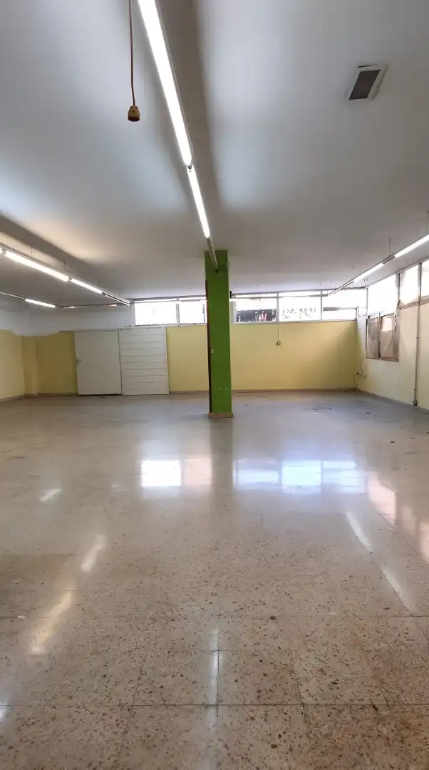 Local comercial en alquiler en Urazandi Kalea, imagen 2