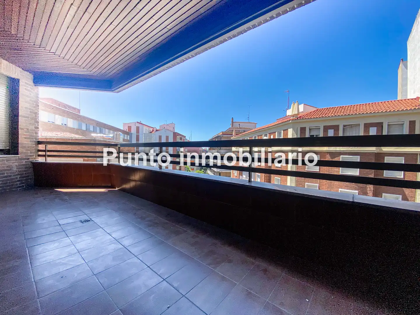 Vista exterior de Pis en venda en Valladolid amb Calefacció, Parquet i Terrassa