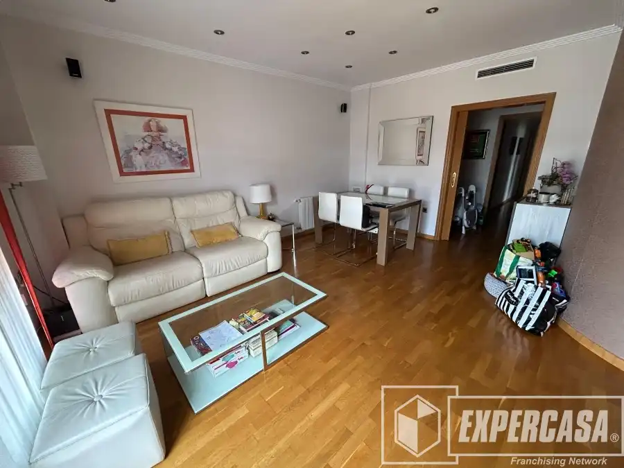 Sala de estar de Piso en venta en Riba-roja de Túria con Aire acondicionado y Terraza