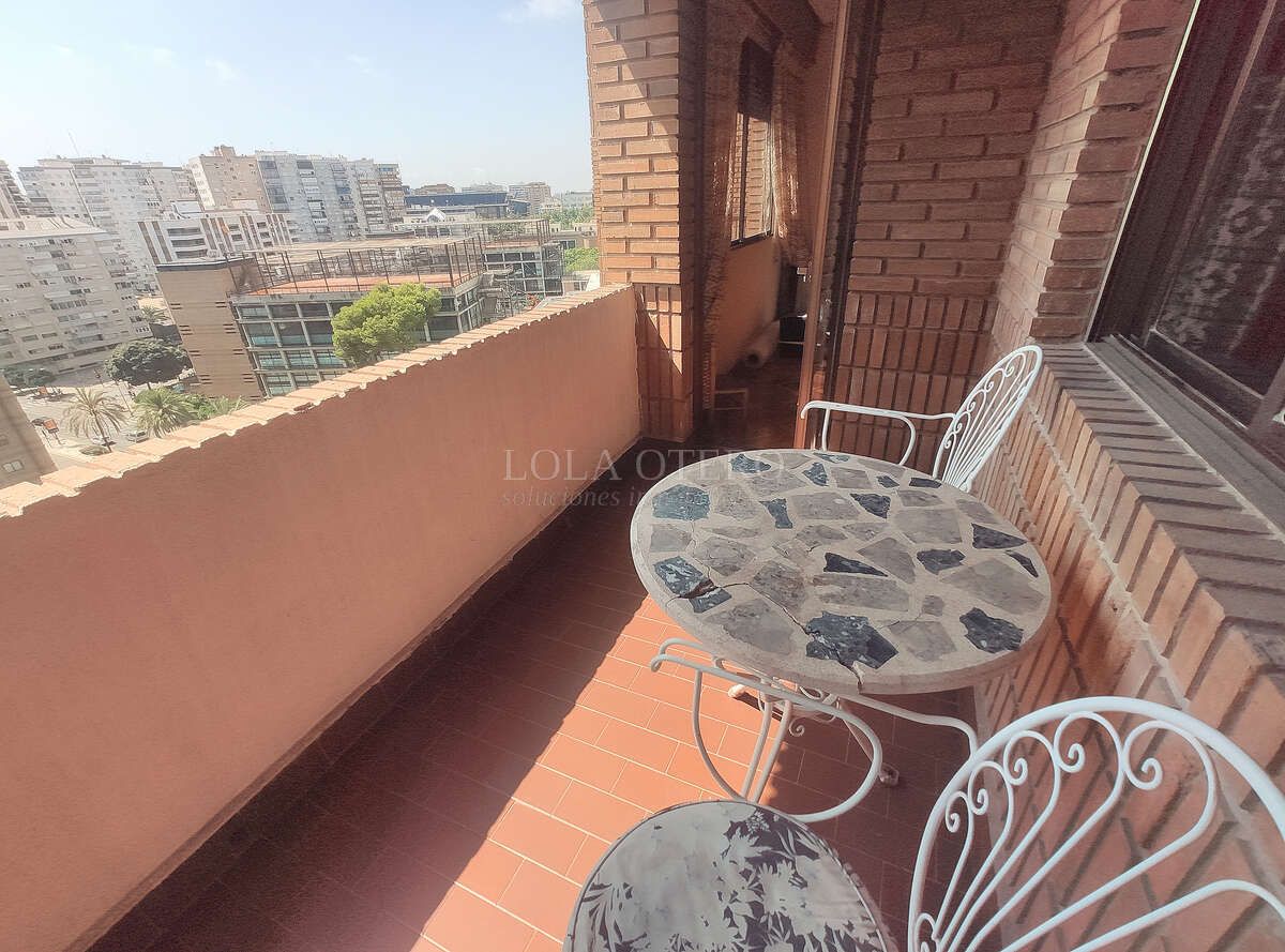 Terraza de Piso en venta en  Valencia Capital con Aire acondicionado, Calefacción y Amueblado