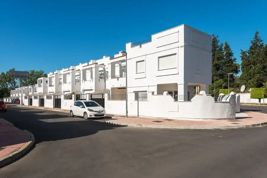 Detached homes for rent in Urbanizacion ALAMEDA-NARANJOS MARBELLA, La Dama de Noche - La Alzambra