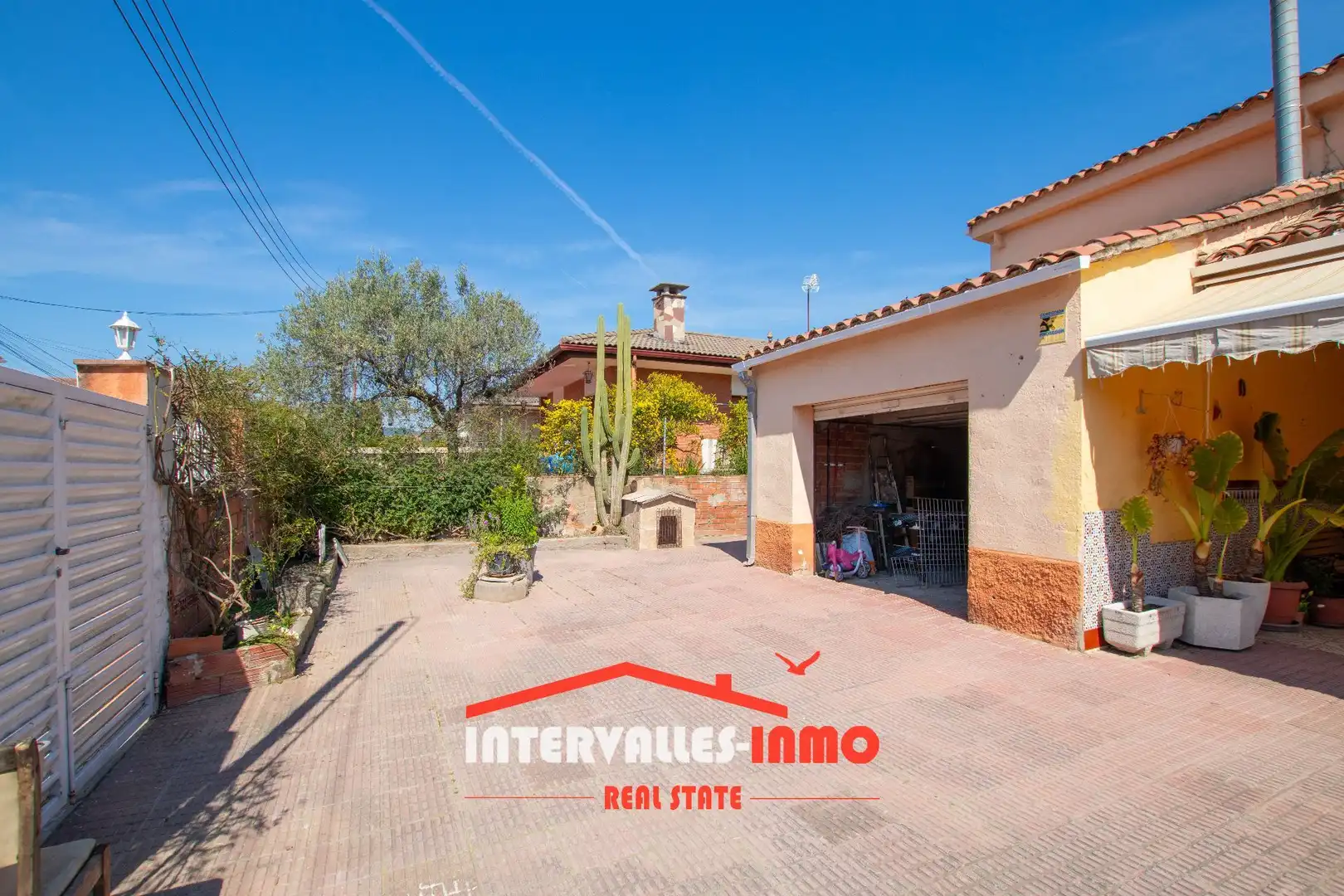 Vista exterior de Casa o xalet en venda en Lliçà d'Amunt amb Calefacció, Jardí privat i Traster