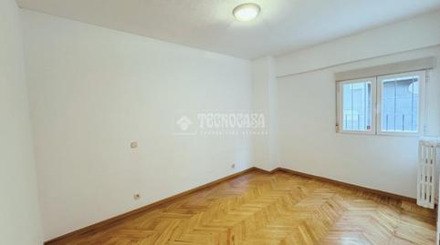 Foto 5 de Piso de alquiler en Hispanoamérica - Bernabéu, Madrid
