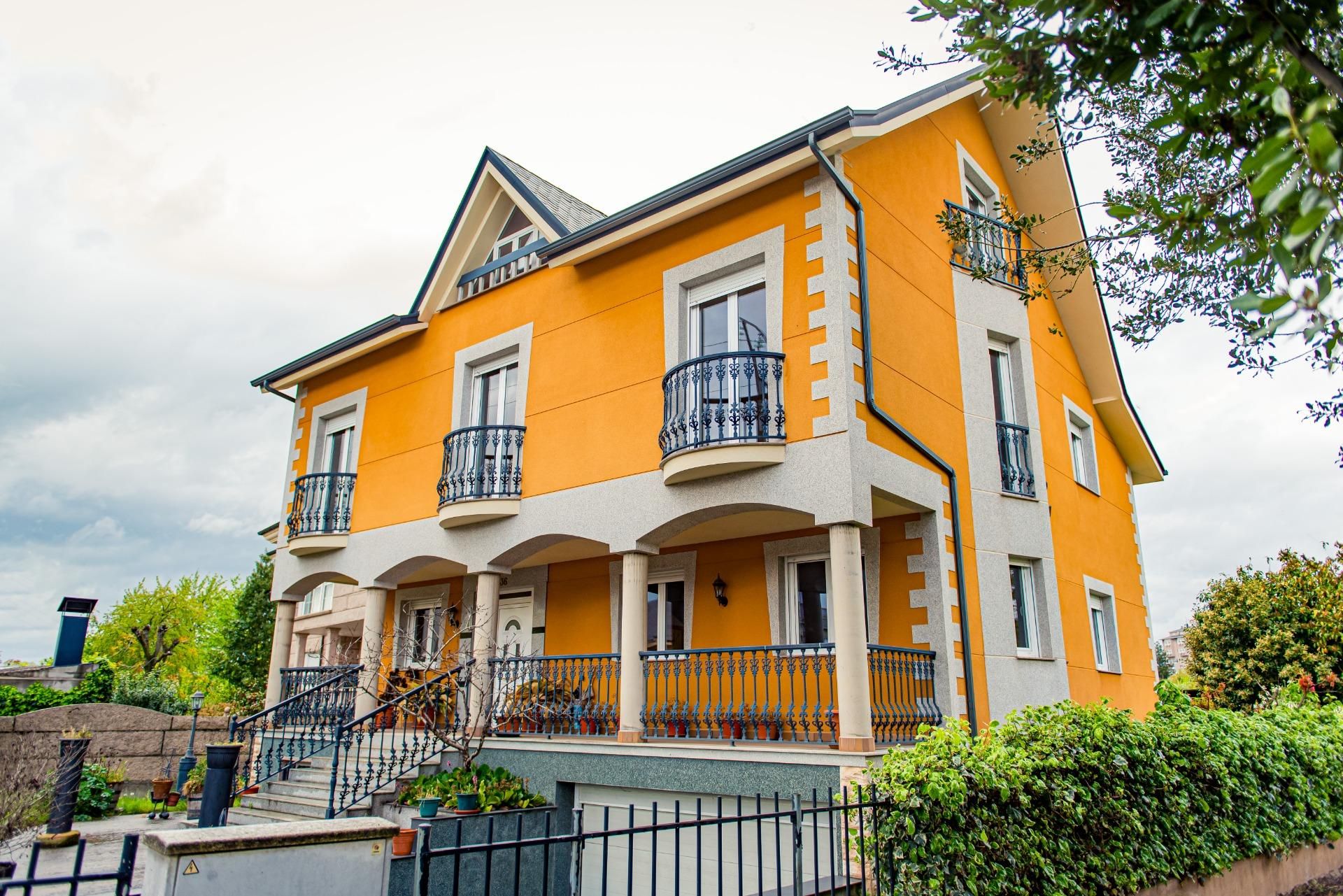 Vista exterior de Casa o chalet en venta en Ponferrada con Calefacción, Jardín privado y Terraza