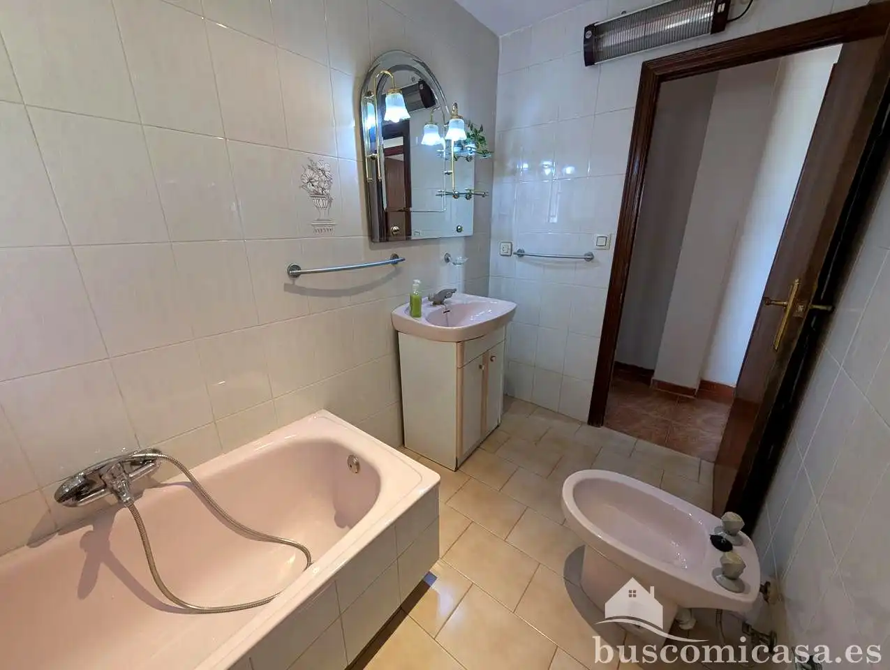 Baño de Piso en venta en Linares con Amueblado y Balcón