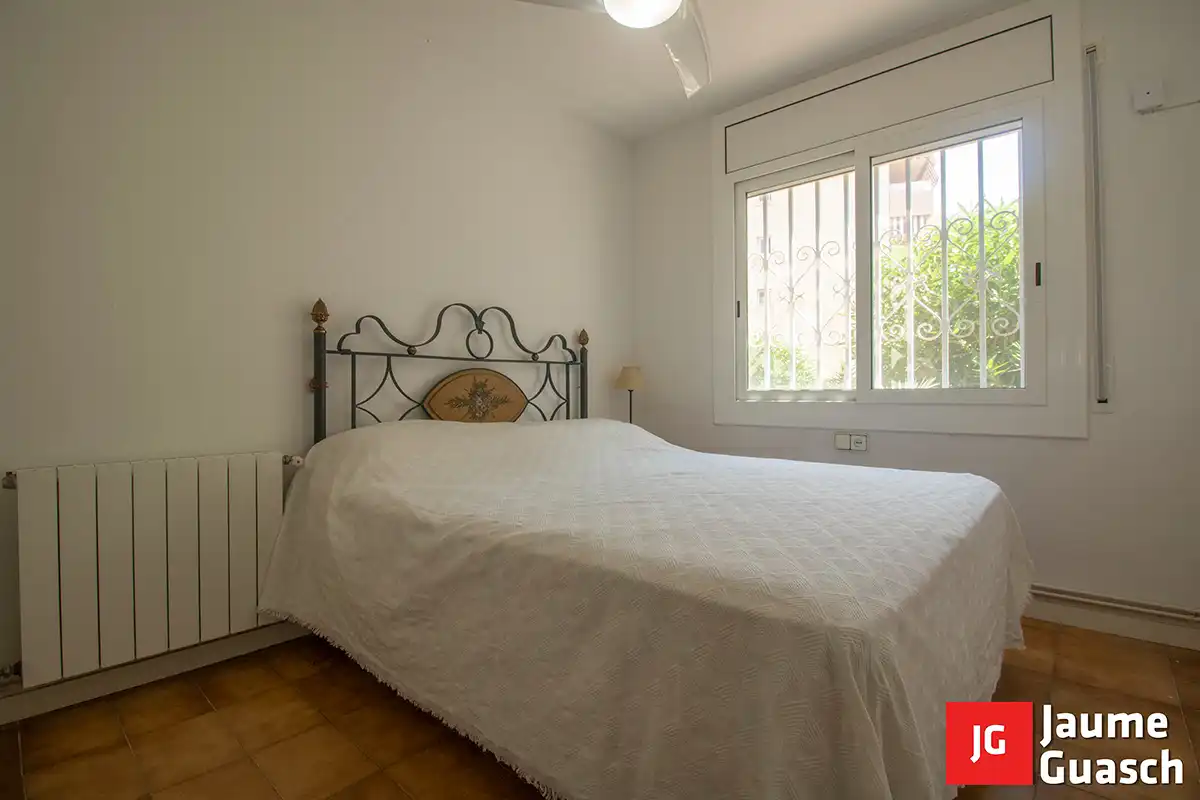 Schlafzimmer von Erdgeschoss zum Verkauf in Torredembarra mit Klimaanlage, Heizung und Terrasse