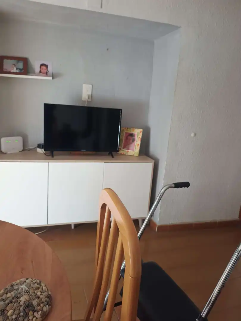 Sala d'estar de Casa o xalet en venda en Venta del Moro amb Terrassa, Traster i Moblat