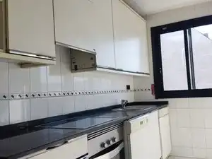 Cocina de Apartamento de alquiler en Oleiros con Calefacción, Trastero y Horno