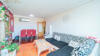 Sala d'estar de Pis en venda en Navalcarnero amb Aire condicionat i Terrassa