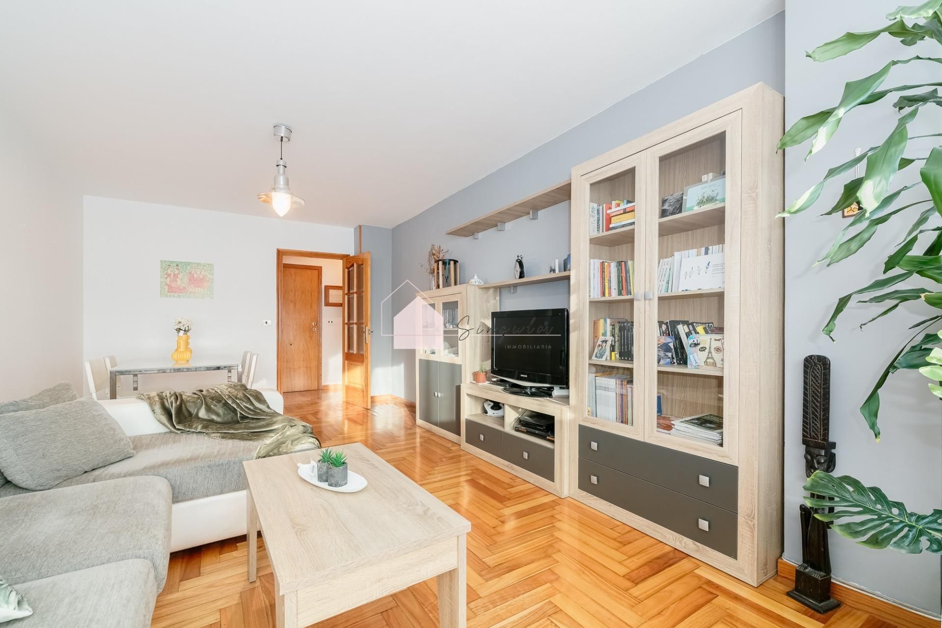 Living room of Flat for sale in Vigo   with Private garden and Storage room