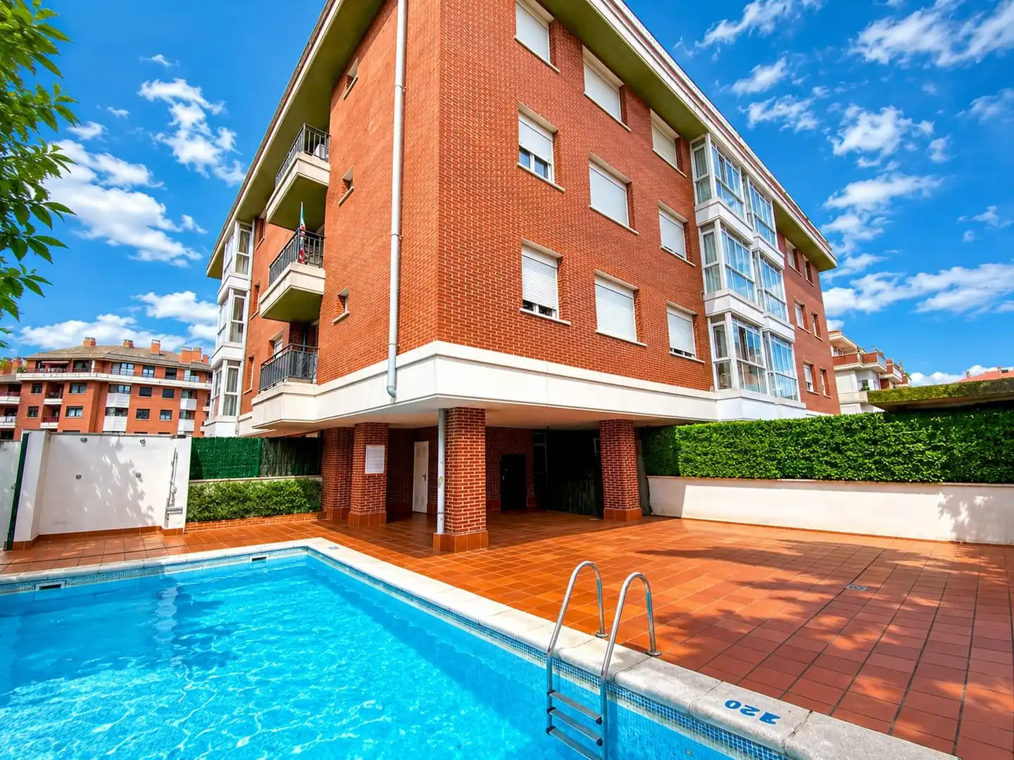 Piso con ascensor en venta en Calle de Resamano